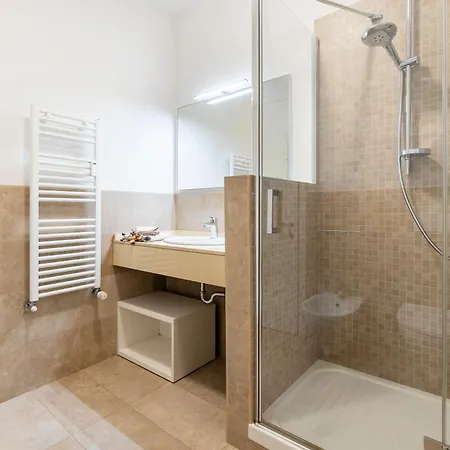 Malenchini, Apartment *