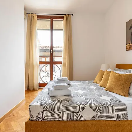 Malenchini, Apartment